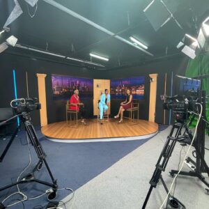 Seko Shamte Instagram - Ready for the week! Thank you @tbc_online for welcoming us 🙏🏾 I always have a blast with my superstar @maggie_vampire 🤩
 
Have a great week everyone! 

📸: My beautiful @angellaxmanzagar
