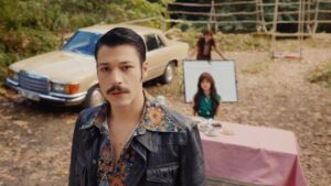 Selçuk Yöntem Instagram - “Sevda Mecburi İstikamet “6 Ocakta sinemalarda..Bu film hayatımın en güzel çalışmalarından biri oldu.Teşekkürler Çağan senaryon ve yönetmenliğin için.Teşekkürler Orchestra Content.Teşekkürler rol arkadaşlarım ve teknik ekip.