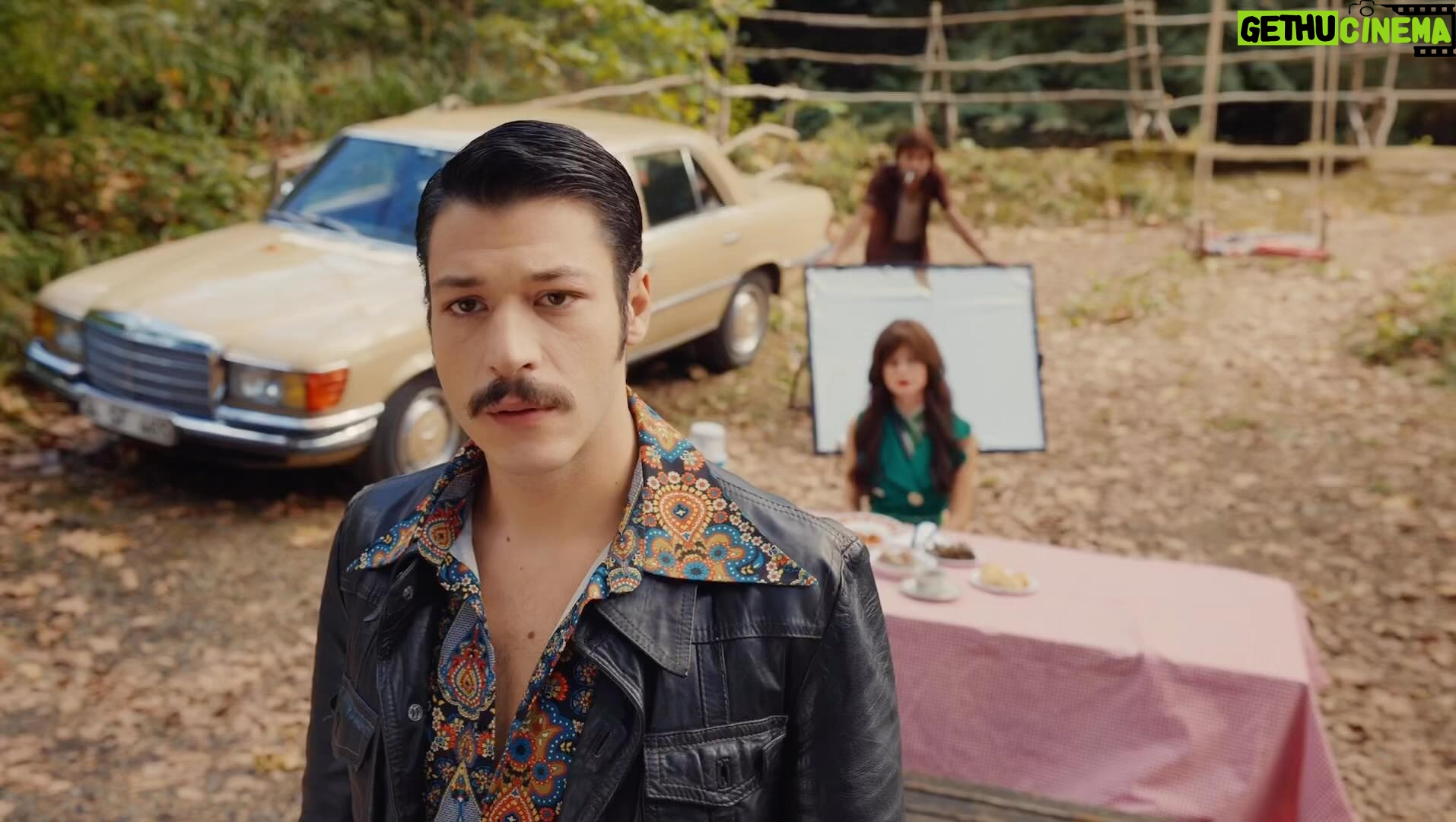 Selçuk Yöntem - 7.5K Likes - “Sevda Mecburi İstikamet “6 Ocakta sinemalarda..Bu film hayatımın en güzel çalışmalarından biri oldu.Teşekkürler Çağan senaryon ve yönetmenliğin için.Teşekkürler Orchestra Content.Teşekkürler rol arkadaşlarım ve teknik ekip.