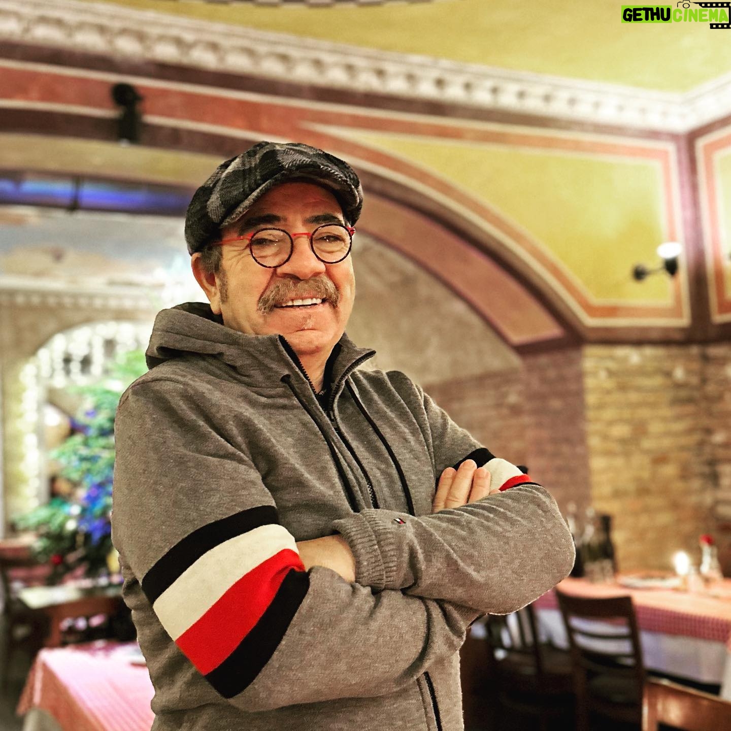 Selçuk Yöntem - 8.2K Likes - “Mola” da ev sıcaklığı.En sevdiğim İtalyan restaurant..