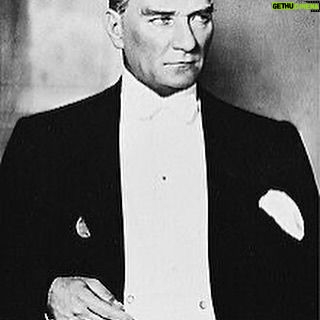 Selçuk Yöntem - 15.6K Likes - “Yurtta sulh, cihanda sulh”
Mustafa Kemal Atatürk…
Atatürk’ün kurduğu cumhuriyetimiz nice 100 yıllar yaşasın…