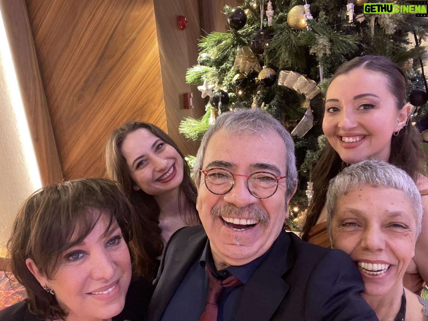 Selçuk Yöntem - 13.3K Likes - Geleneksel yılbaşı yemeğimiz.