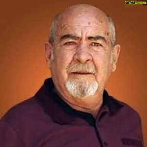Selçuk Yöntem - 21.4K Likes - Sesiyle, oyunculuğuyla, karakteriyle ülkemizin en önemli aktörlerinden, Köksal Engür’ü kaybettik çok üzgünüm.Nur içinde yat.
Başımız sağolsun