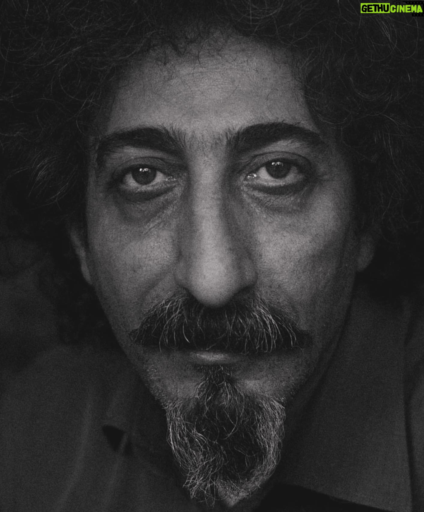 Selçuk Yöntem - 11.2K Likes - Dönem arkadaşım değerli aktör Ahmet Uğurlu’nun aramızdan ayrılmasına çok üzüldüm.Nur içinde yatsın.