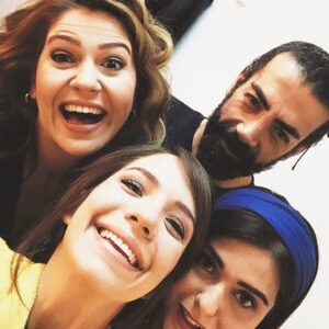 Selen Domaç Instagram - @cansukurgun @aysnysm @yeterdizisitv 3 Neşeliler ve bir Tolga 😂⭐️🎬🙏#yeter #yeterdizisi #yeterdizisitv #yeterdizisiatv #calisiyoruz