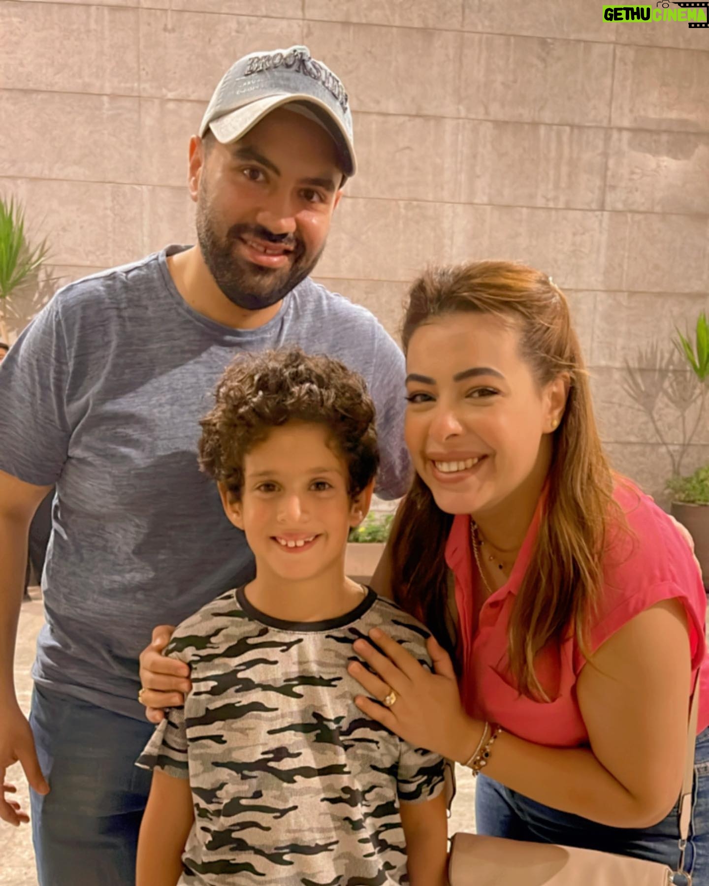 Selim Mostafa - 1.4K Likes - سليم انا قولتلك انا بحبك قد ايه وربنا حاطط فيك قبول ماشاءالله جميل وبتدخل القلب من غير اي استأذان 
انت موهوب بجد ويارب تكون قدوة لجيلك ويارب ديما ادوارك تكون بتعلم حد حاجه زي ما انا دور يونس في مسلسل ليه لا 
 كان سبب كبير اني اخد اجمل خطوه في حياتي كلها ونكون اسره سعيده بوجود ليال فيها واسمع احلي كلمه ماما زي ال كنت بتقولها لندي 
بالتوفيق دايماً يا اجمل سليم في الدنيا مبسوطه اوي اننا اتقابلنا وان شاء الله اشوفك تاني 
البوست دا علشان كل فتره يكون حافز ليك في اختيار ادوارك ال جايه ياحبيبي ويارب اشوف ليال زيك كدا وربنا يبارك فيك لأهلك ويحفظك يارب