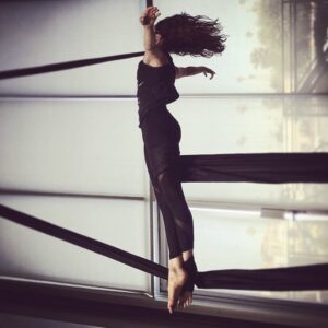 Selkie Hom Instagram - Repost from the impossibly gorgeous @sleepinthegardn. Finding so much grace in strength and fluidity in stillness. #wildmanathletica