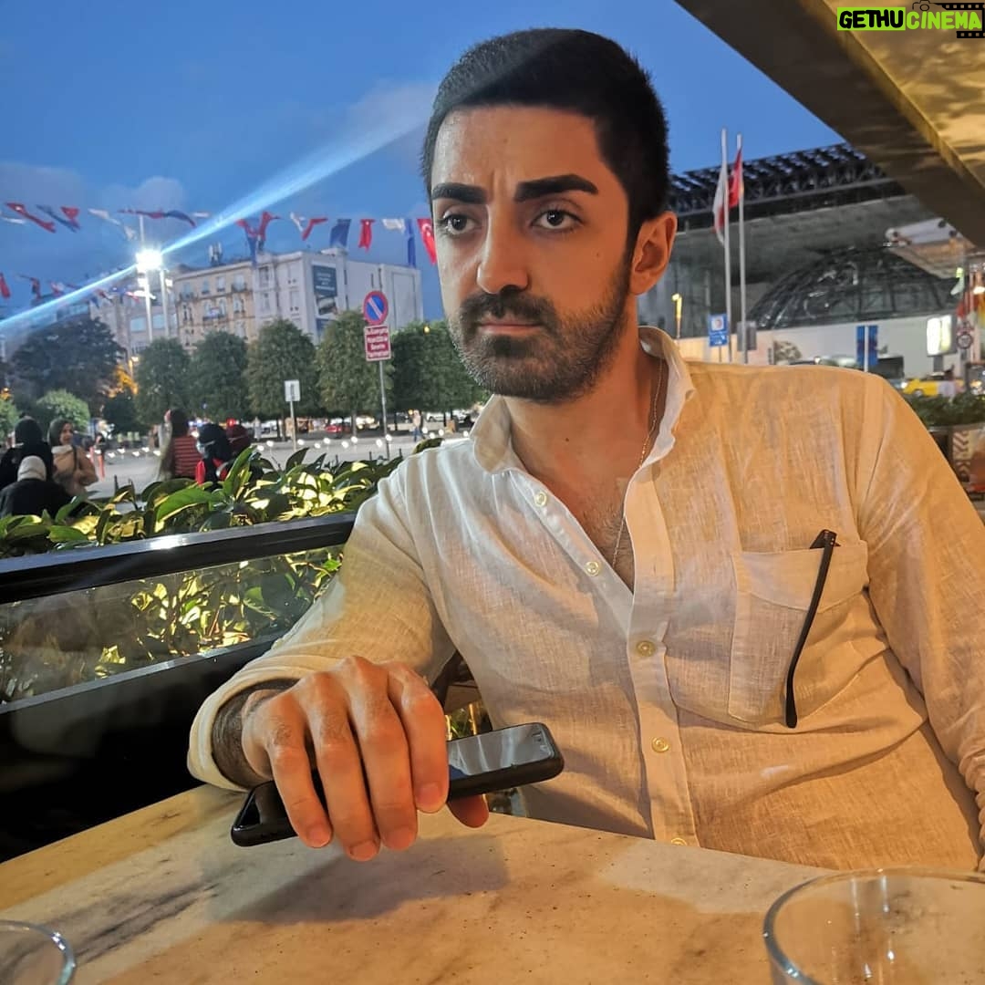 Selman Ünlüsoy - 135 Likes - -Sen ne dedin peki? #nofilter