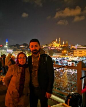 Selman Ünlüsoy Instagram - Bugün annemi 30 yıl öncesine götürdüm... ♥️🙏😓 📷 @bhrkblt 😘