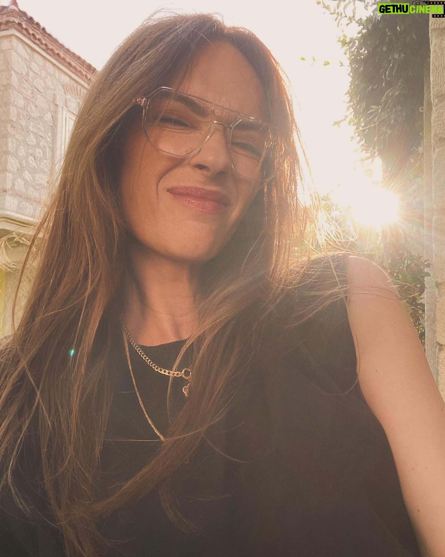 Sema Şimşek - 1.7K Likes - Her şey sensin... #semasimsek #kozmos
✨☀️ @ditaoptikvelens #öneri