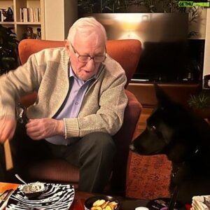 Semih Saygıner Instagram - Türkiye’den bir Raymond Ceulemans geçti… 
Öncelikle hepimizi derinden etkileyen bu organizasyonda emeği geçen herkese çok teşekkür ederim. Bilardo camiası olarak ülkede böylesine büyük bir duayeni ağırlamış olmaktan gurur duyduk. Özellikle benim için de çok anlamlı bir haftaydı. 1988 yılında R.Ceulemans, eşi Angel ve Dünya Artistik Şampiyonu Raymond Steylaerts ve eşi Türkiye’ye ilk geldiklerinde rahmetli Bora usta ve Avni ustayla birlikte karşılamıştık onları Atatürk Hava Limanında. 35 yıl sonra aynı heyecanla bekledik Havalimanında. Sayesinde müthiş bir hafta geçirip, en iyi şekilde ağırlamaya çalıştık koca Ustayı. Bu organizasyonun gerçekleştirilmesine katkı sunan tüm destekçilerimize ,turnuvaya katılan tüm oyuncu arkadaşlarıma, bizi yalnız bırakmayan tüm medya mensuplarına,izleyen ve bu güzelliği bizimle paylaşan herkese tekrar teşekkür ederim.

A Raymond Ceulemans passed through Turkey…
First of all, I would like to thank everyone who contributed to this organization that deeply affected us all. As the billiards community, we were proud to have hosted such a great Champion in the country. It was a very meaningful week especially for me. When R. Ceulemans, his wife Angel and World Artistic Champion Raymond Steylaerts and his wife first came to Turkey in 1988, we met them at Atatürk Airport together with the late master Bora and Avni. After 35 years, we waited with the same excitement at the airport. We had a great week and tried to host him in the best possible way. I would like to thank all our supporters who contributed to the realization of this organization, all my player friends who participated in the tournament, to the Media, everyone who watched and shared this beauty with us.

@ritzcarltonistanbul @kurtceulemans @dagasmelih @banuka @iziletisim @haruntekdal @hashasburak @bahamusicofficial @tumermetin_11 @senay_gurler @bilardomax @ahmetmalkadi @oktorvaci @adnanyukselofficial @bilardocu_turgay @gokmen.cetinel.58 @tuzulmurat @theorycues @mehmetgoren34 @dha @ugurdemirkirdi