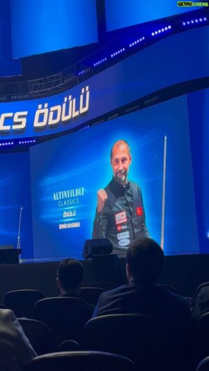 Semih Saygıner Instagram - Spor adına çok güzel bir geceydi, tüm bilardo camiasını temsilen orada bulunmak ve ödüllendirilmekten onur duydum. 

It was a very important and prestigious night for the sports,I was honored to be there representing the whole billiards community and to be rewarded.