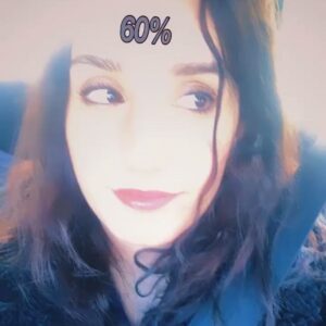 Semiha Bezek Instagram - 27 çocukluğumdan beri hem korktuğum hem de hayalini kurduğum bir yaştı hoş geldi 🌸
Herkese ve en çok kendime olan tüm kırgınlıklarımı bir yana bırakıyorum. Herkese koca bi “HADDİ ABİ” diyorum ya da Turgut Uyar’ın da dediği gibi
“Aşkım da değişebilir gerçeklerim de
Pırıl pırıl dalgalı bir denize karşı
Yangelmişim dizboyu sulara
Hepinize iyi niyetle gülümsüyorum
Hiçbirinizle döğüşemem
Siz ne derseniz deyiniz
Benim bir gizli bildiğim var
Sizin alınız al inandım
Sizin morunuz mor inandım
Ben tam dünyaya göre
Ben tam kendime göre
Ama sizin adınız ne
Benim dengemi bozmayınız”