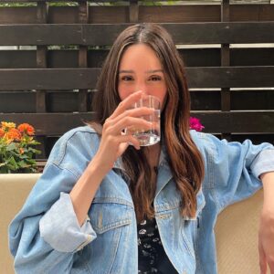 Semiha Bezek Instagram - Su içmeyi unutmayın