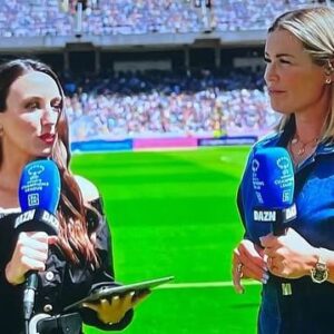 Semra Hunter Instagram - 🏆Back at it with the @daznwomensfootball crew! It was such a pleasure to work alongside the lovely @emmsbyrne and our commentator @chris_sharples10 for the 1st leg of the @wchampionsleague semi-finals between @fcbfemeni and @chelseafcw. Cracking game to boot as the Blues beat the Catalan giants for the first time! Nicely poised ahead of the return leg to see who’s booking their ticket to Bilbao.
.
.
.
#UWCL #WomensFootball #DAZN #ChampionsLeague #Barcelona #SemiFinals #Pitchside #Presenter #Football #RoadToBilbao #Live #Youtube