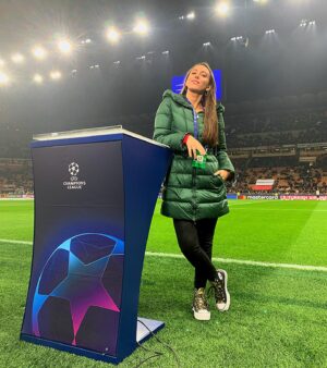Semra Hunter Instagram - 🏟️Another top notch night of @championsleague footie. @acmilan v @psg was every bit as entertaining a game as you’d expect.

🔥Plus the atmosphere at the San Siro was one of the best I’ve experienced. So grateful to have been there.

💸They just couldn’t let Dollarumma get away with it though!
.
.
.
#Milan #UCL #SanSiro #Donnarumma #Football #Pitchside #Italy #Matchday #Magic