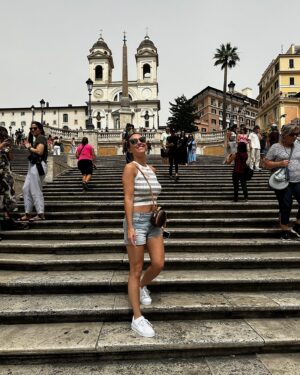 Semra Hunter Instagram - 🇮🇹Rome-ing around.
.
.
.
#Rome #Italy #Colisseum #Colosseo #TreviFountain #FontanaDiTrevi #SpanishSteps #Scalinata #Pantheon #AncientRome #History #Roma #Italia #Travel #Ciao #LaDolceVita #SPQR