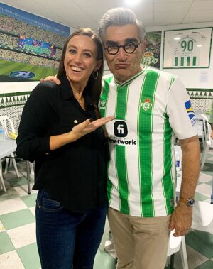 Semra Hunter Instagram - Oh heeeey!

Spending the day with the one-and-only Eugene Levy for @appletv's 'The Reluctant Traveler' was one of the greatest life experiences I've ever had. 

It was such an honor (and so much fun!) to show Eugene around Sevilla and experience the Seville derby with him at the oldest peña (fan club) in Spain - La Peña Cultural Bética Puerta de la Carne. And to teach him all about (the real 😉) football.

The cool part - and the magic of fate - he met @hectorbellerin the day before the match. They cooked up a spontaneous celebration should Hector score against Sevilla (which as a full back, doesn't often happen). But he did, and he celebrated as promised! Sadly, the goal was disallowed, but at least the universe conspired to make it happen. (See second photo.)

Eternally grateful to the @twofourtv team for the opportunity, and to Eugene for being the down to earth, class guy that he is. Hopefully we've made a proper football fan out of you.

Catch the Spain episode / season 2 finale now. Well worth a watch!
.
.
.
#TheReluctantTraveler #EugeneLevy #TVShow #Sevilla #Spain #Football #AppleTV #DerbyDay #Travel #TravelShow #RealBetis #SevillaFC