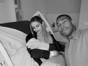 Senna Hounhanou Instagram - Bienvenue au monde notre fils 🤍
04/07/24
Léo 🤍