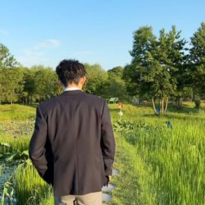 Seo Bum-june Instagram - @netflix @netflixkr #하이라키 #hierarchy 

마지막은 웃는 주원이