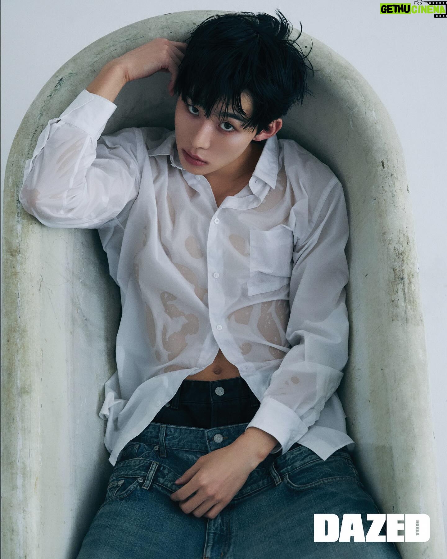 Seo Bum-june - 45.3K Likes - @dazedkorea
Seo Bumjune's youth was disturbing but also calm.
Text Keem Hyobeen
Fashion Han Jiyong
Photography Noh Seungyoon
Art Song Yuli
Hair & Makeup Park Jeonghwan
Set Yoo Yeojung at From YJ
Manager Mun DaSom
Fitness Trainer Lee JaeDuck