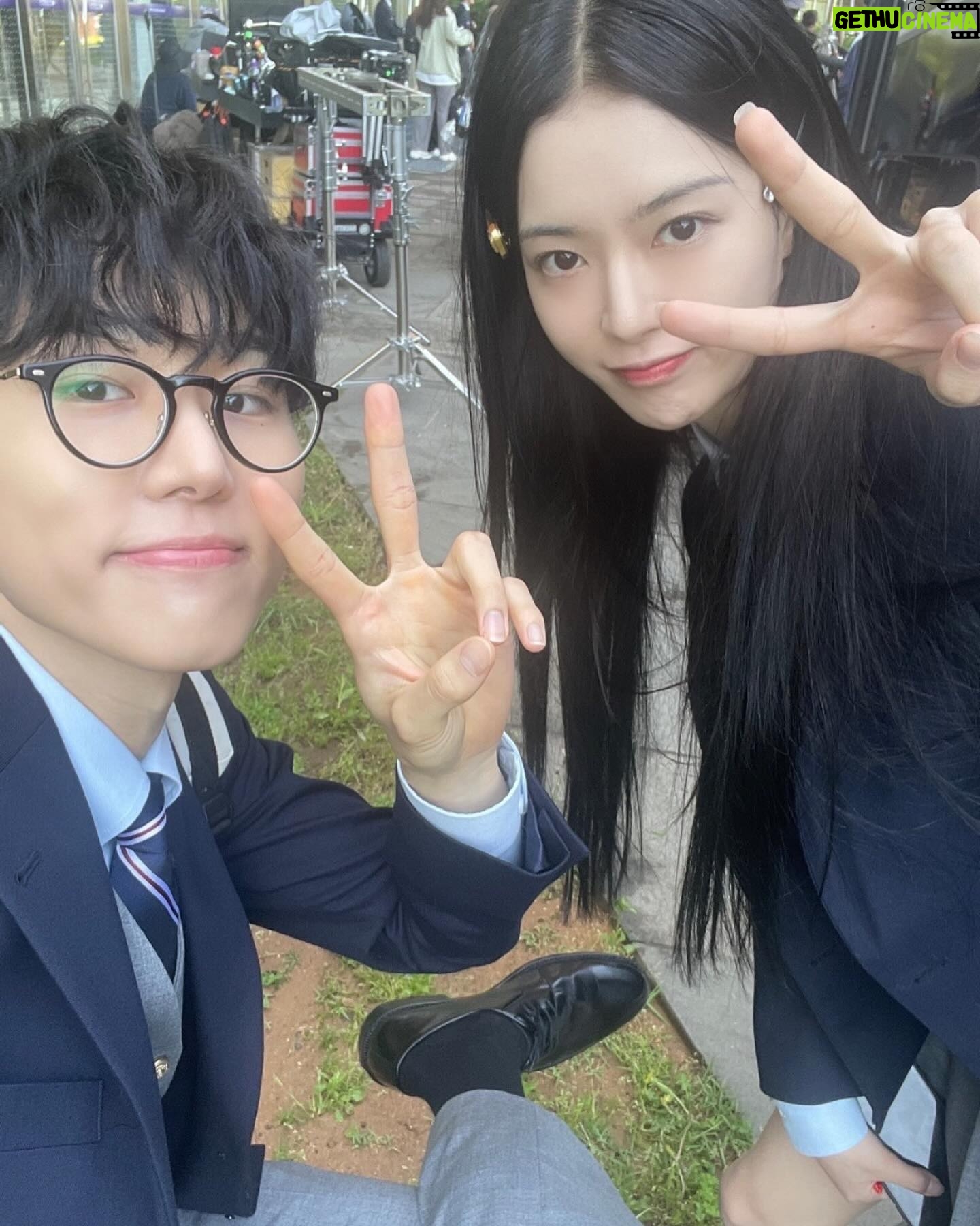Seo Bum-june - 209.5K Likes - #하이라키 #hierachy
어디서나 평생앙숙
@netflixkr @netflix
@studiodragon.official