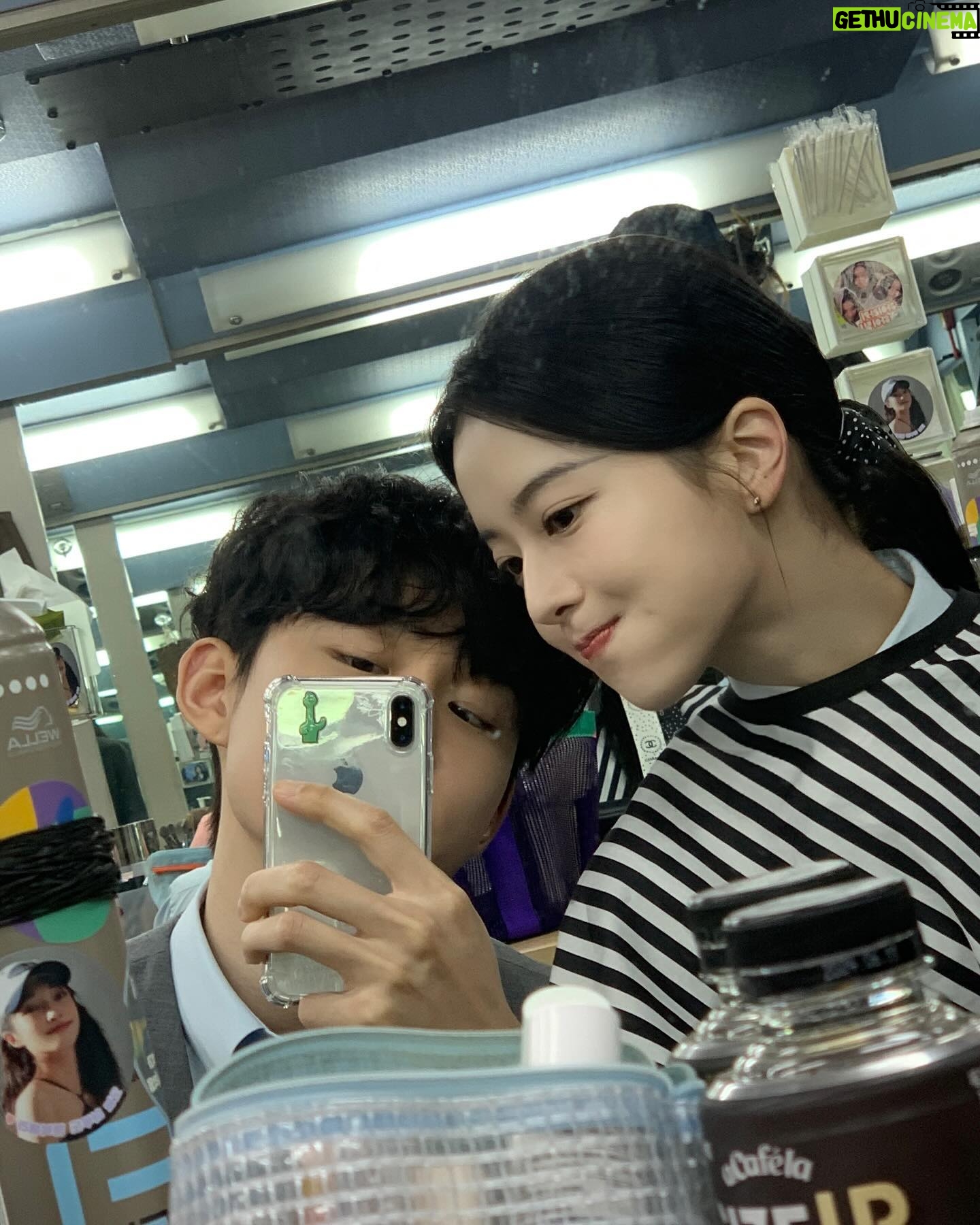 Seo Bum-june - 209.5K Likes - #하이라키 #hierachy
어디서나 평생앙숙
@netflixkr @netflix
@studiodragon.official