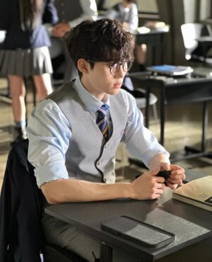 Seo Bum-june Instagram - #하이라키 #hierachy 

이끼주원.zip

@netflixkr @netflix 
@studiodragon.official