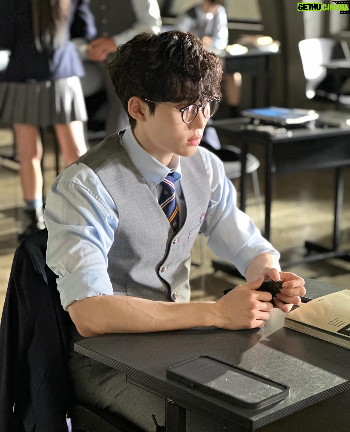 Seo Bum-june - 69.1K Likes - #하이라키 #hierachy
이끼주원.zip
@netflixkr @netflix
@studiodragon.official