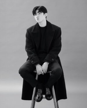 Seo Ji-hoon Instagram - 😗🤨