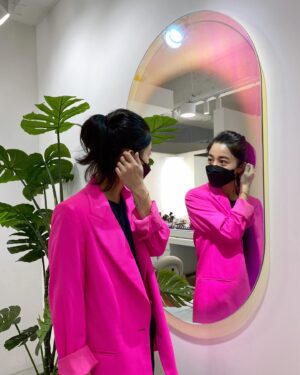 Seo Young-hee Instagram - 오호😻
#확바뀐#이경민포레청담
#거울놀이삼매경 
#골프더이뿌게치라며
#확#올려주신#속눈썹펌
#최고최고