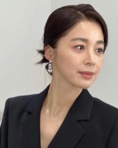 Actress Seo Young-hee HD Instagram Photos and Wallpapers April 2022