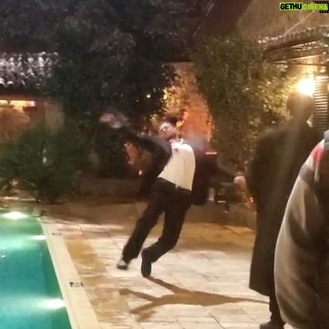 Sercan Badur - 2.3K Likes - Bu gemi de limana yanaştı. Önce kaptanım @emrahagus ‘a ve bu yolculukta bizimle olan herkese sonsuz teşekkürler. “Yardımcı Oyuncu” binbir gerçek hikayeler ile sektöre ayna tutmaya geliyor. Haydin hayırlısı.🥲 #yardımcıoyuncu