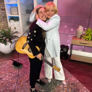 Serena Ryder Instagram - MARILYN! To the hardest working woman in showbiz - you have inspired me since the day we met. And while I’m sad to say goodbye to the MD Show, I’m excited for your next chapter in life and for us to hang out not so early in the morning 😂. Thank you for 20 years of friendship and support. I learn so much from you and have nothing but fun when we’re together. Congratulations on such a successful career. So glad I got to stop by the set one last time. Catch me and Marilyn together this Wednesday May 31st!