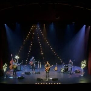 Serena Ryder Instagram - Oh helloooo friends! Long time no chat - happy new year! I can’t believe it’s already been over a month since my Merry Myths tour... whaaat? I want to send a huge thank you to all you lovely, beautiful humans who came out to the shows and for letting me be a part of your Christmas season. It was such a blast to sing and dance with y’all (and to meet some of you cuties!) 🥰

I’ve since been resting and gearing up for a busy year ahead. Keep your eyes peeled for 2024 show dates coming sooon. I can’t wait to see you all again!! Until then, take care of you. 🤍 

📸 @soundcheckentertainment @mike_scott_photography