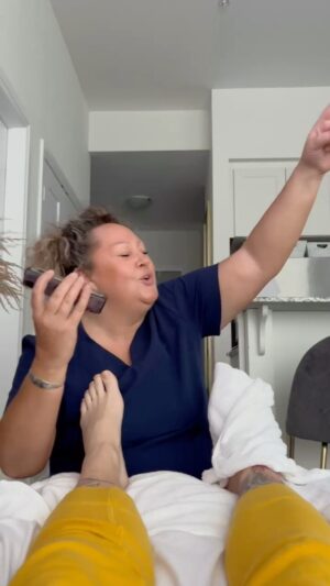 Serena Ryder Instagram - I’m bursting with joy from the joy miss Sarah @serendipityfootreflexology shared in this video! I hope this makes y’all burst with joy too! 
📷 @jen_kish
