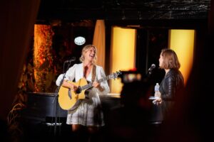 Serena Ryder Instagram - Just singing with @officialsarahmclachlan in her backyard…no big deal 😂 raised an amazing amount for @sarahschoolofmusic . An unbelievably important cause run by unbelievably wonderful humans. Ps: thanks to her cool  AF daughter India for lending me her room as my backstage 🤘🤍 👊🏻