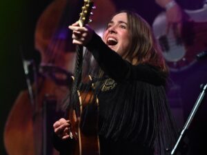 Serena Ryder Instagram - Dear @masseyhall: Thank you for the most magical experience I’ve ever had . To get to perform with my dear friend @williamprince just overflowed my heart. To the audience that just bursted with love and joy and FOUR STANDING OVATIONS!!!!it’s all in my face in these shots. Pure joy. Truly, madly, deeply, I am in gratitude and reverence for this soul shatteringly healing night in the medicine of music. Thank you, truly, Serena