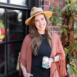 Serena Ryder Instagram - I am SO SO HONOURED to announce that I am joining the fabulous people at @drinklibra as their new Balance Ambassador! Libra is on a mission to help us find balance by making our social life a healthy one! Not drinking alcohol for the past 3 years has done so much good for my life. I still love to be out with my friends and Libra allows me to be social and still get up the next day feeling good. PLUS the beer tastes SO GOOD. As part of our new partnership, Libra will be donating a percentage of sales to @welcometoarthaus to help us continue empowering and uplifting our creative community. I am super excited for this journey together 🍻