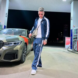 Sergei Barracuda Instagram - bracho ja neridim auto❌ja usmernuju automobil✅🤔💡album je na 75% hotove⌛️Prace na nem je nepretrzita ⛓️‍💥 Check posledni reel pro nadchazejici shows❗️