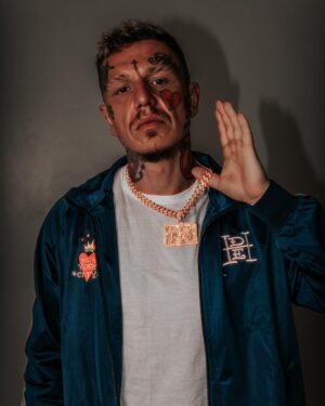 Sergei Barracuda Instagram - Level 34🎈 Dekuju za prani. 7.6. to oslavime na @festivalvotvirak 🔥 📸 @rebeccaoliviasibilev