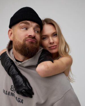 Sergey Mezentsev Instagram - Разругались пока придумывали романтическую подпись)))
💕