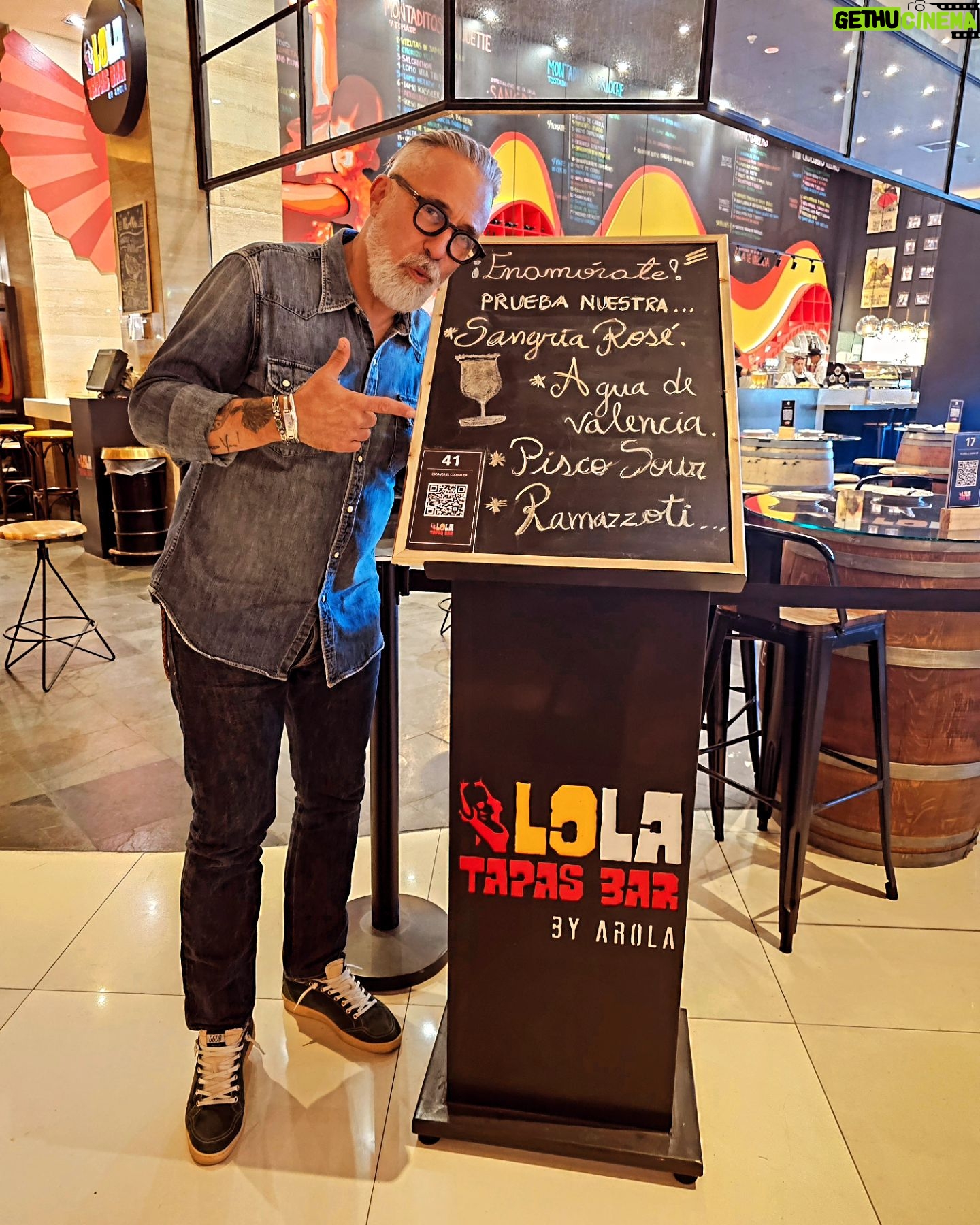 Sergi Arola - 1.6K Likes - Acá estamos en el mejor bar de tapas que puedas imaginar 🤩!!💃 Sorpréndete con todos los increíbles sabores del Top Chef @sergiarola 🧑🍳🔪 en @granmonticello📍, te esperamos!!!! 🤗
.
.
.
.
.
.
#tapasycañas #tapasnight #tapaslover #tapas #tapasrestaurant #tapasespañolas #tapasbar #tapastime #sangria #sangriatime