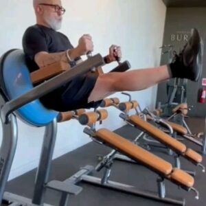 Sergi Arola Instagram - Feliz de ir recuperando poco a poco el ritmo tras la cirugía vascular que me hice hace unas semanas, con 56 años no aspiro a ganar un oro olímpico (nunca he sido especialmente deportista) pero si me he propuesto envejecer con una buena condición física.
Gracias @belu.ortiiiz y a los amigos de @sportlifepieandino por la paciencia 🙏🏼.... vamos por más 💪 ➕️
