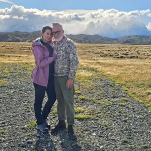 Sergi Arola Instagram - Nuestra primera vez en Puerto Natales, visitando el Parque Nacional de Torres del Paine 🌱 simplemente maravilloso, disfrutando de los rincones mágicos de este lugar y conociendo su historia junto a mi @sergiarola 💕, lo pasamos demasiado bien como siempre 🥰!!! gracias a la tremenda organización de @sabores_natalinos por invitarnos estos días a vivir esta increíble experiencia 🫶
.
.
.
.
#soulmates #teamocaleta #teamocontodomicorazon #erastu