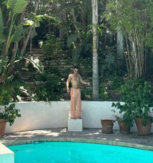 Sergio Momo Instagram - show it to me rachel 😭🥹🍑