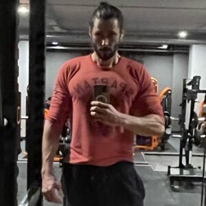 Sergio Mur Instagram - TORNA A CASA. No me saco este tema de la cabeza. Bestial.

BLURRY.

Vida de comediante. Actuando y entrenando por media España. Gozada! El teatro es regalo, es aprendizaje y es inspirador, puro estímulo.

SALOMÉ @pentacionespectaculos