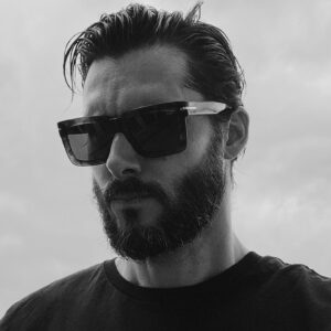 Sergio Mur Instagram - 😎 Feliz Día del Padre.

Gracias @safilogroup & @boss
