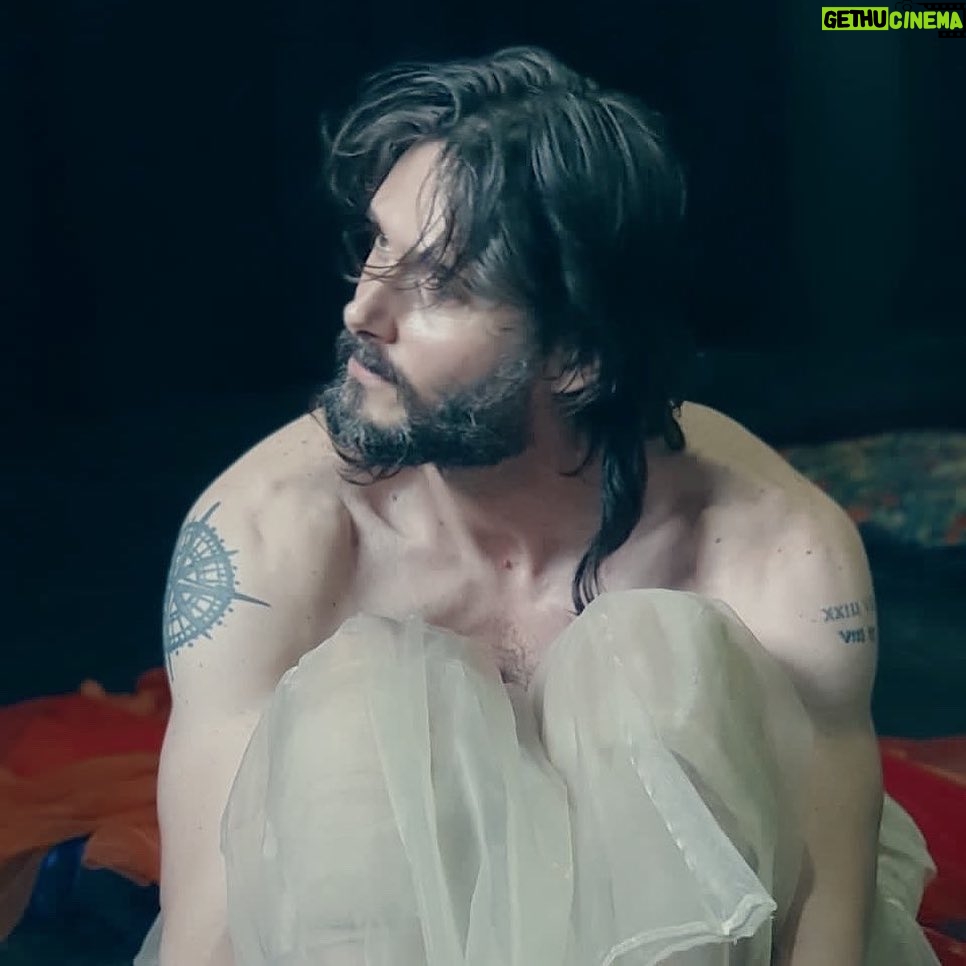 Sergio Mur - 3 Likes - “En el principio del principio estaba yo, Sirio, esa estrella que brilla al llegar la Primavera”
Durante los ensayos de SALOMÉ en Madrid.
@festivaldemerida 9-20 de Agosto.
Fotos de @fermorenor