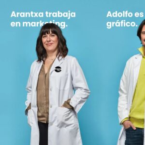 Sergio Mur Instagram - No, no he dejado las cámaras para meterme en un laboratorio. Pero, por un día, me he puesto la bata para formar parte del mayor equipo investigador del mundo: el equipo de la Fundación @unoentrecienmil . Colaborando con ellos ayudamos a que haya más investigación para acabar con la leucemia infantil, el cáncer infantil más frecuente.

Por los más de 350 niños y niñas que son diagnosticados cada año en España, por sus familias y por su futuro, os invito a entrar en unoentrecienmil.org/equipo y uniros a este equipo.
